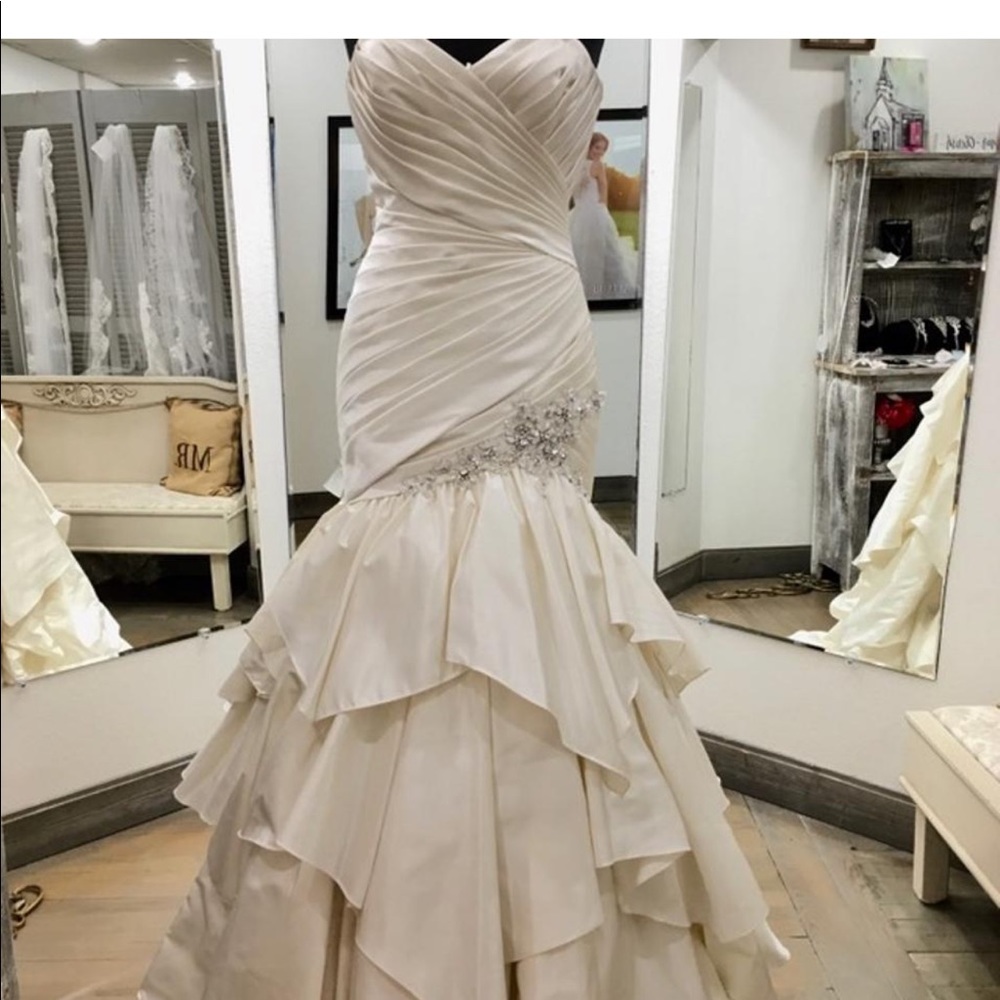 Allure bridal wedding dress , classy and sassy
